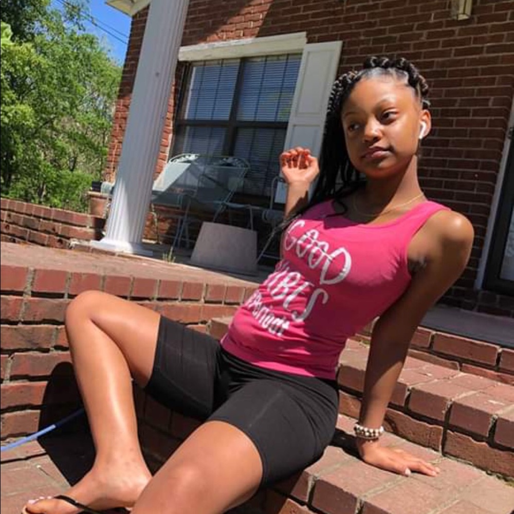 Meet your Posher, Camya